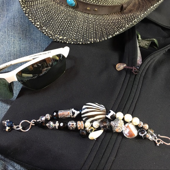 Zebra Double Pearl Sterling Plated Bracelet - Picture 2 of 7